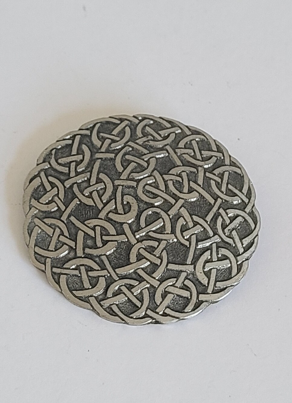 Vintage Large Round Silver Pewter Tone Costume Celtic Knotwork Plaid Brooch Pin